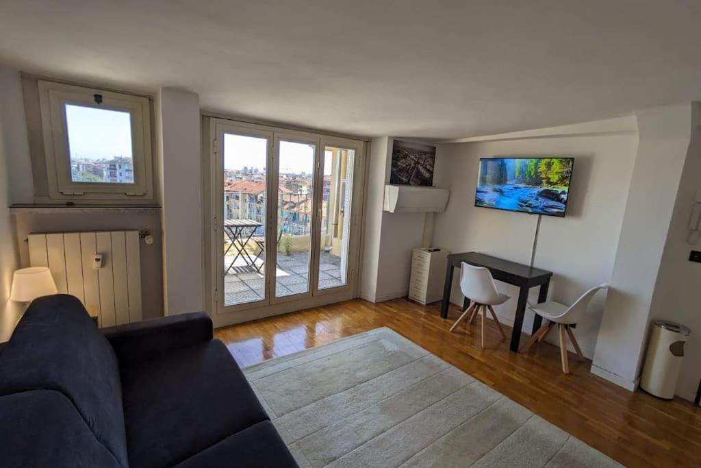 Amazing Apartment With View Near Metro Turin Exteriör bild